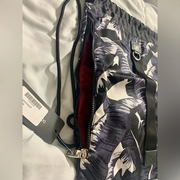 Dolce & Gabbana Leaf Print Drawstring Bag - Picture 4 of 8